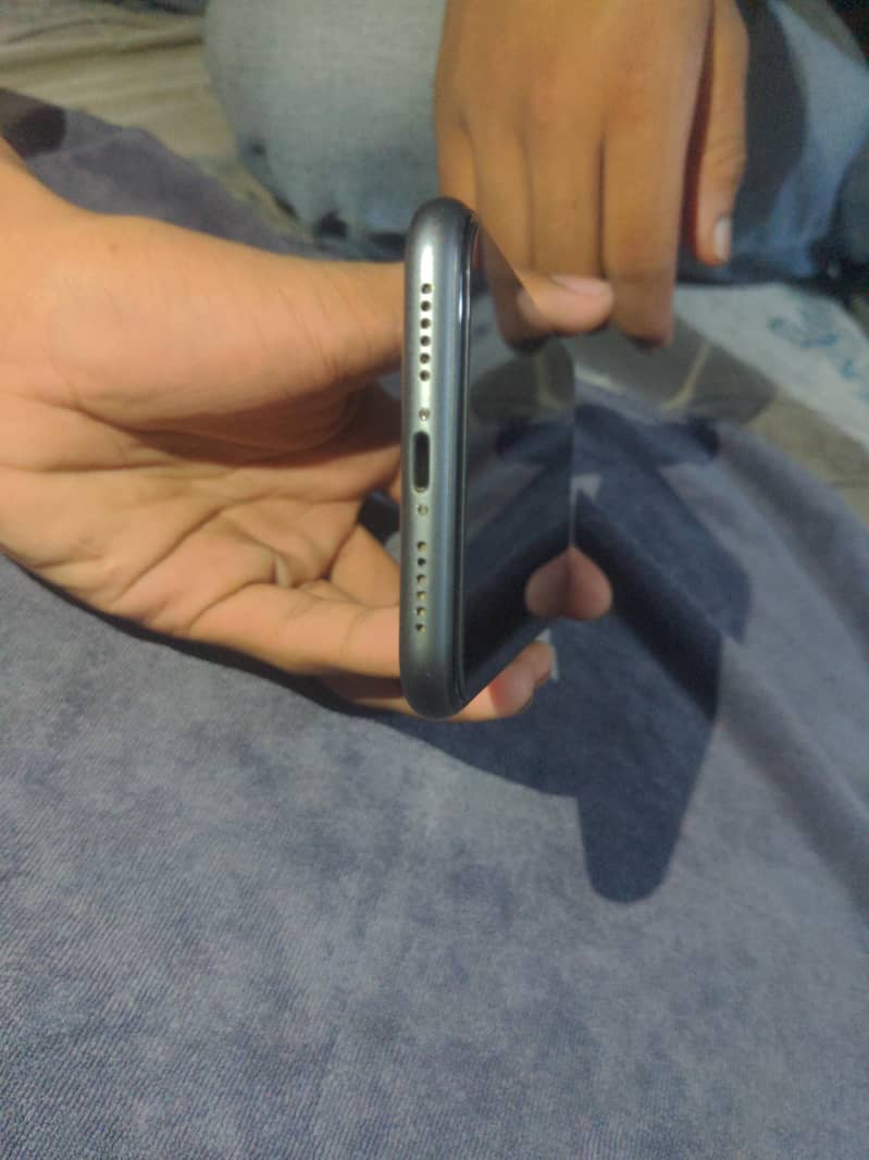 Apple iPhone 11 2