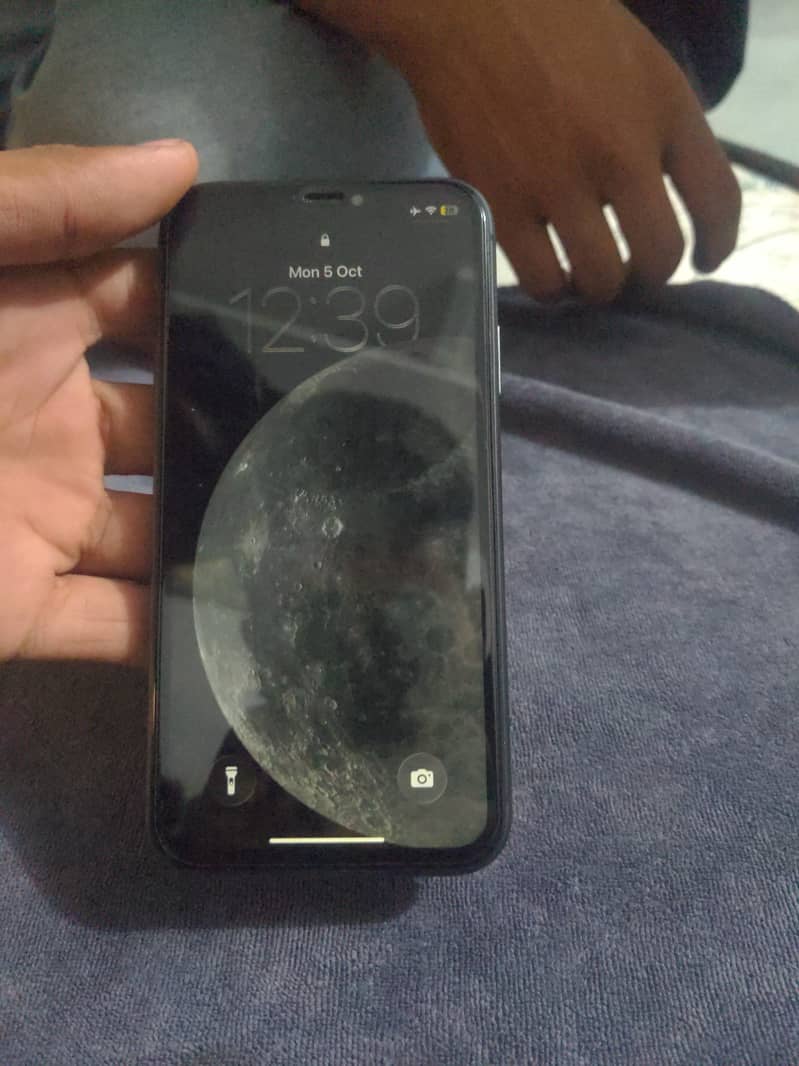Apple iPhone 11 4