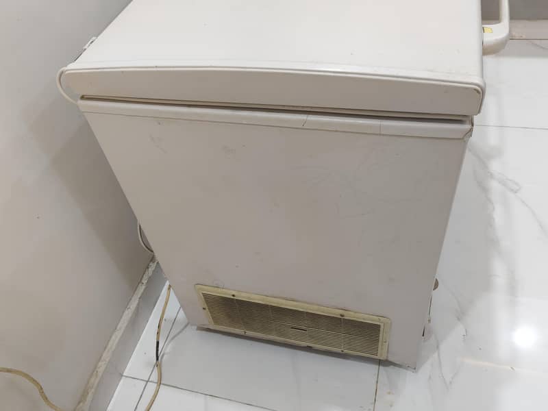 Waves Double Door Deep Freezer 1