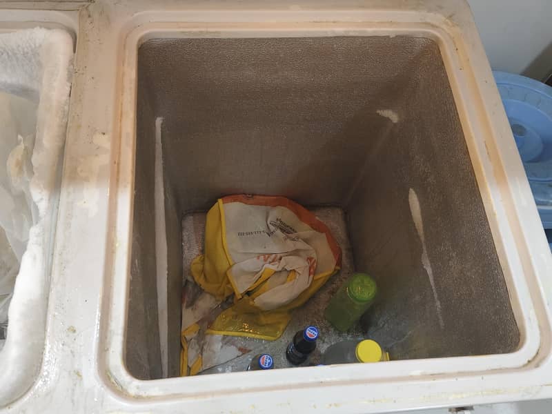 Waves Double Door Deep Freezer 4