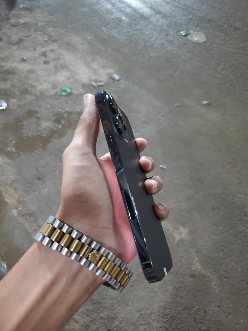 Apple iPhone 14 Pro Max 1
