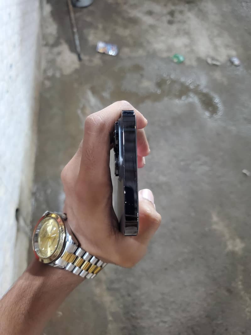 Apple iPhone 14 Pro Max 3