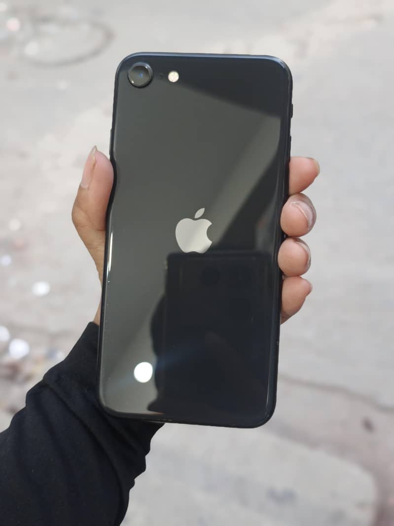 Apple iPhone SE 2nd Generation 1