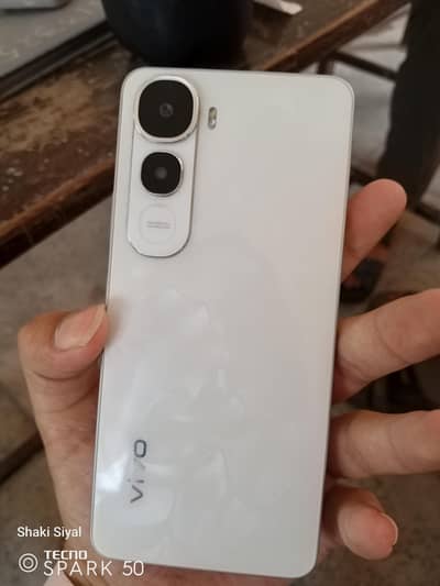 Vivo Y400