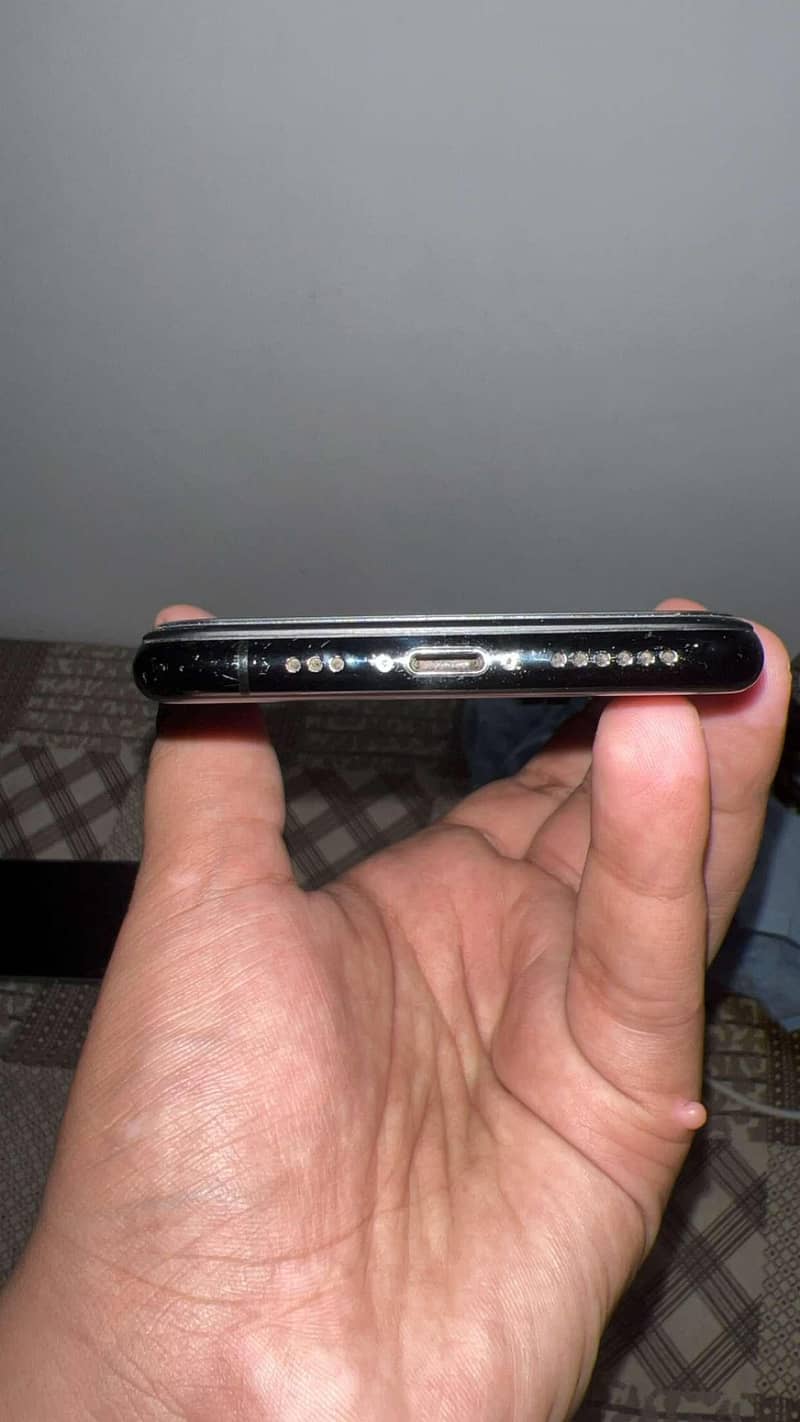 Apple iPhone XS 1