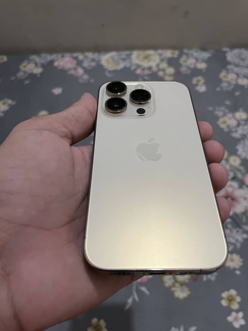 Apple iPhone 14 Pro 1