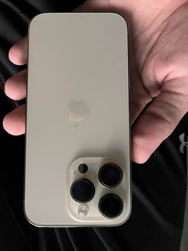 Apple iPhone 14 Pro 4