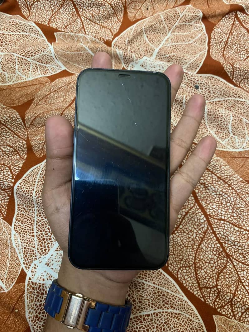 Apple iPhone 12 3