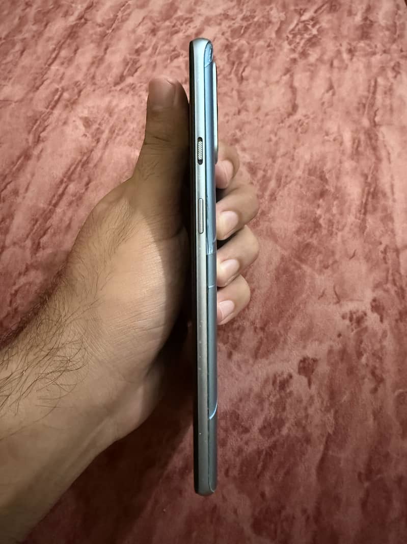 One Plus 9R 3