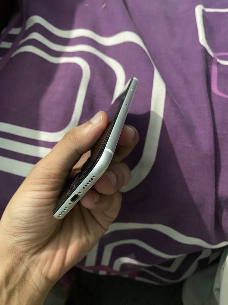 Apple iPhone SE 0