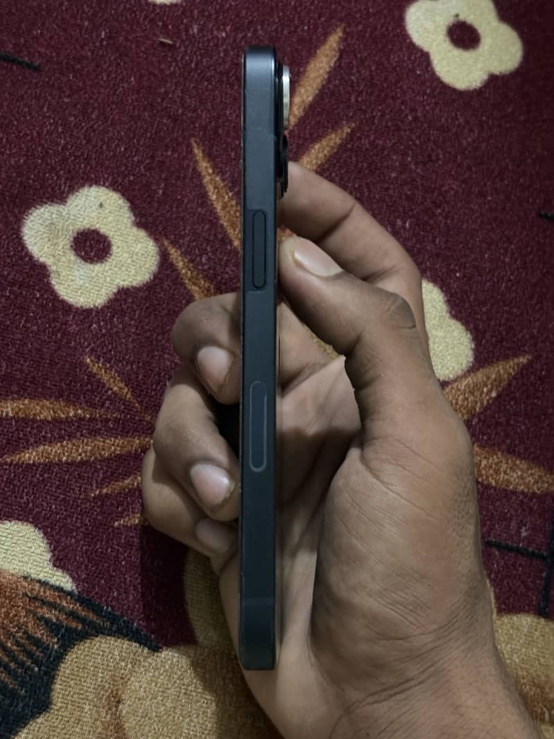 Apple iPhone 13 1