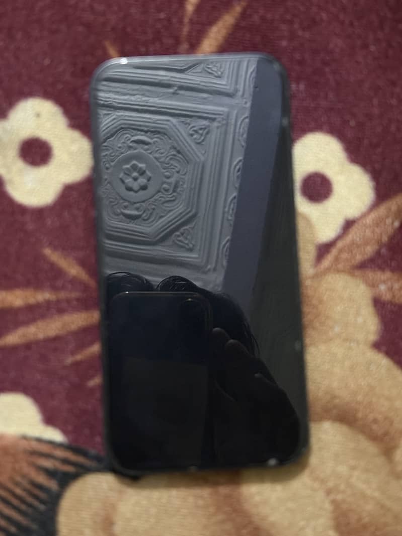 Apple iPhone 13 8
