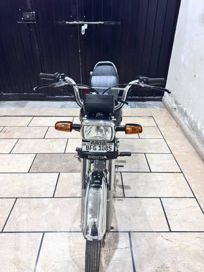 honda 70 for Sall all ok call me 03028949231call