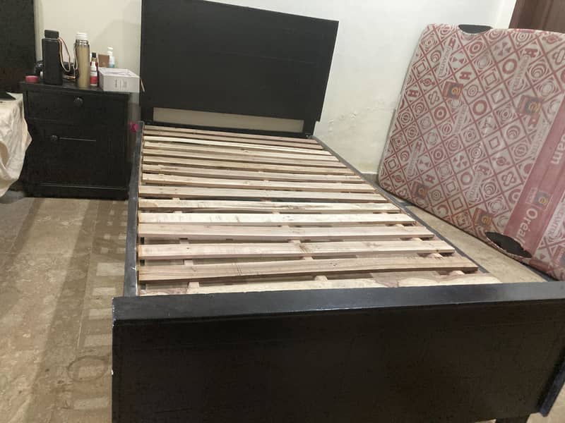 Single bed 0