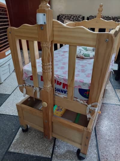 baby cot + swing