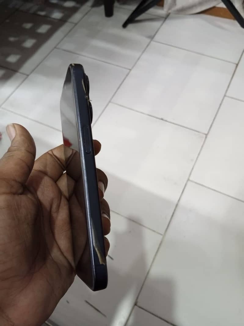 Apple iPhone 15 Pro 2