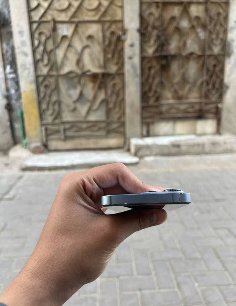 Apple iPhone 13 Pro 1