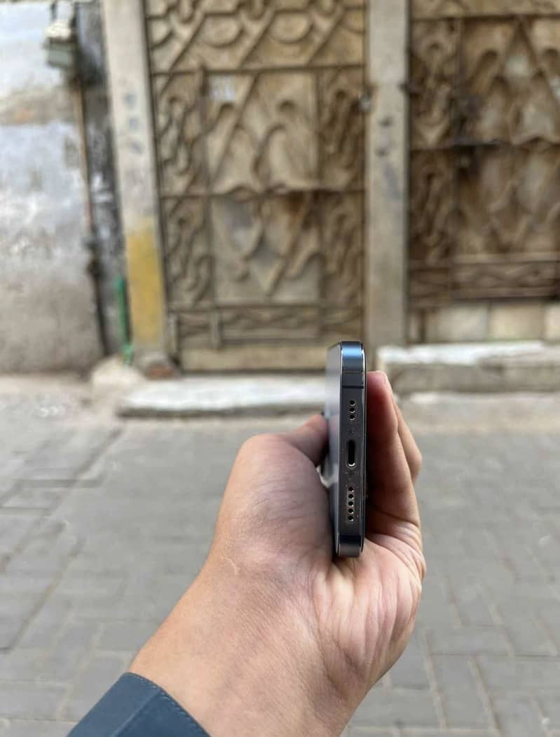 Apple iPhone 13 Pro 4