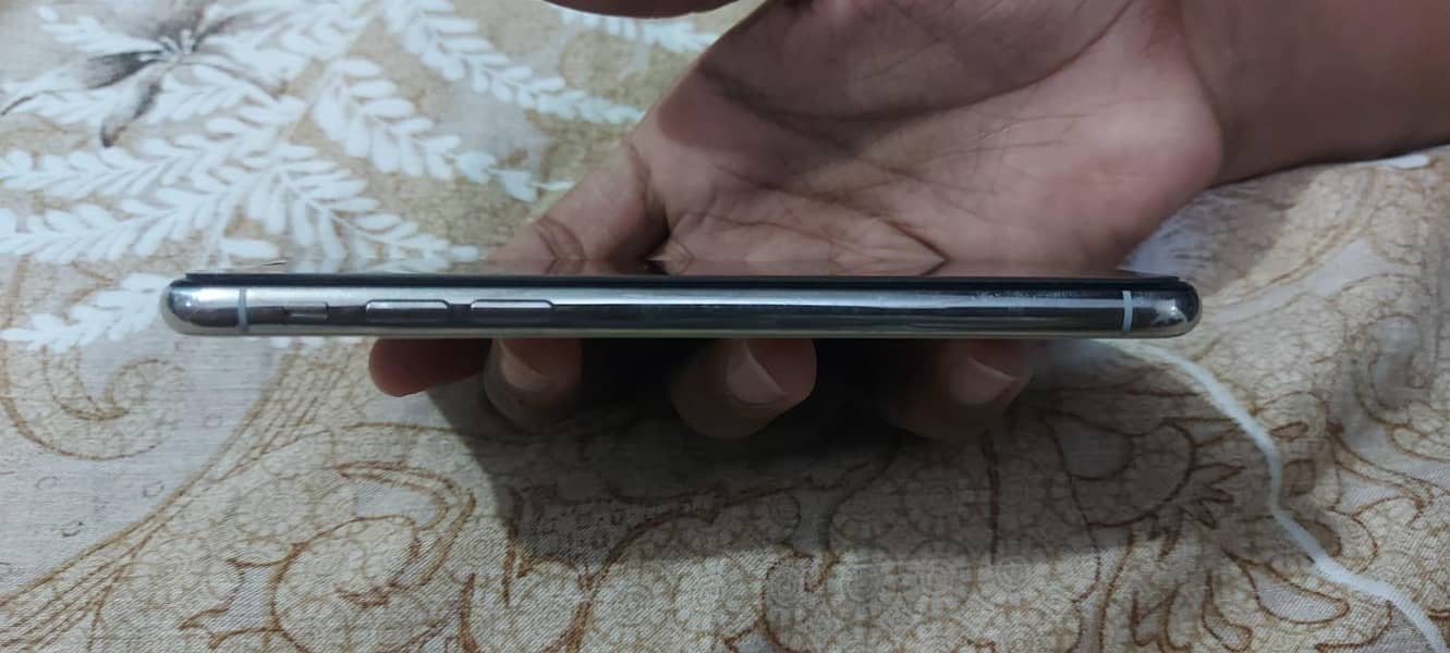 Apple iPhone X 6