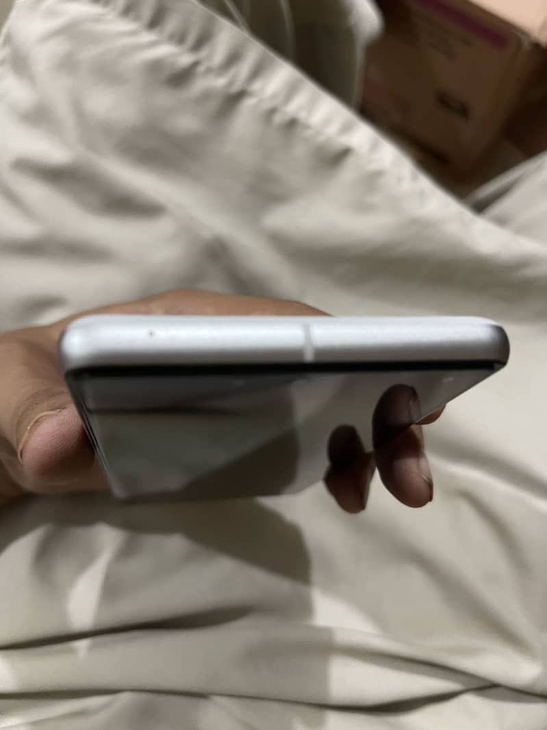 Google Pixel 7 5