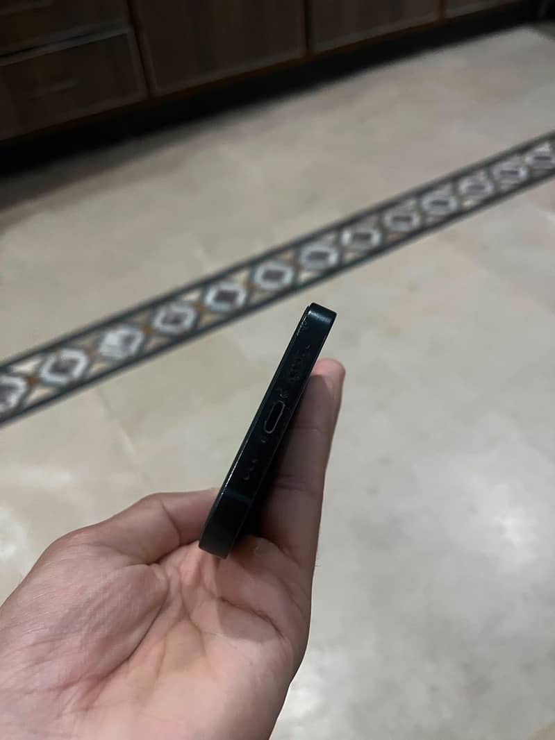 Apple iPhone 14 4