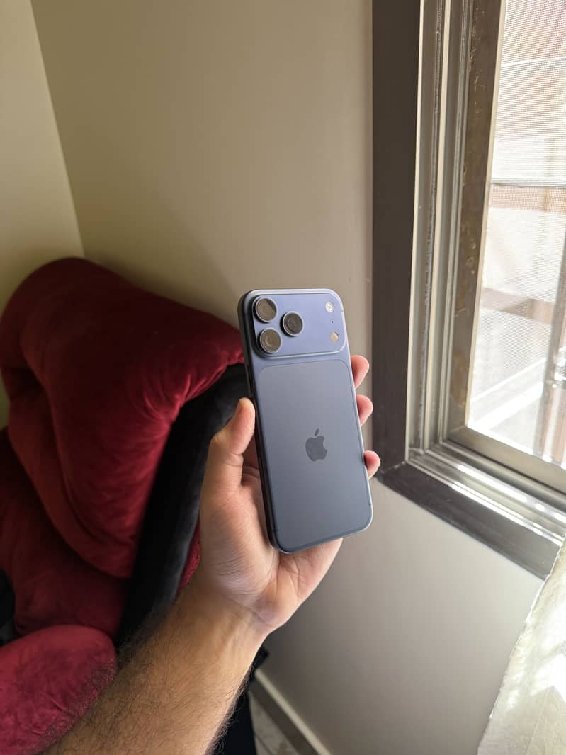Apple iPhone 17 Pro Max 0