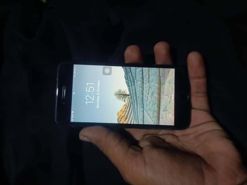 Apple iPhone 7 1