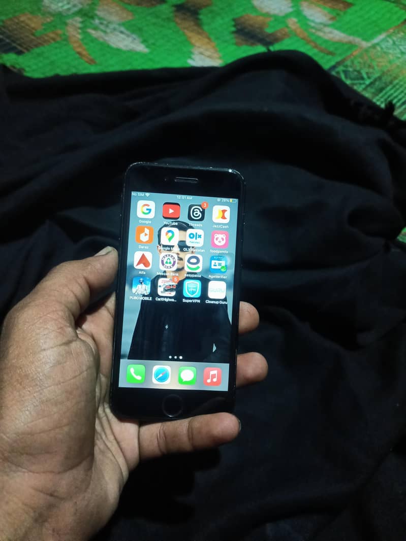 Apple iPhone 7 2