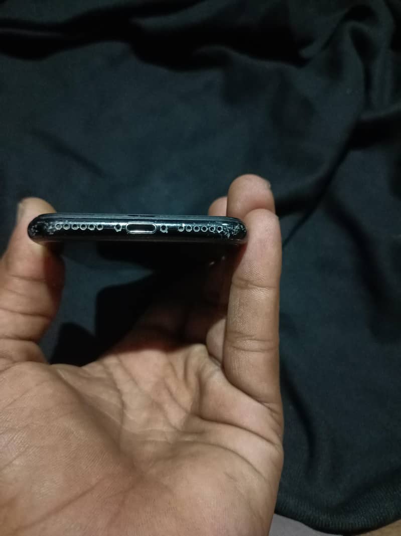 Apple iPhone 7 3