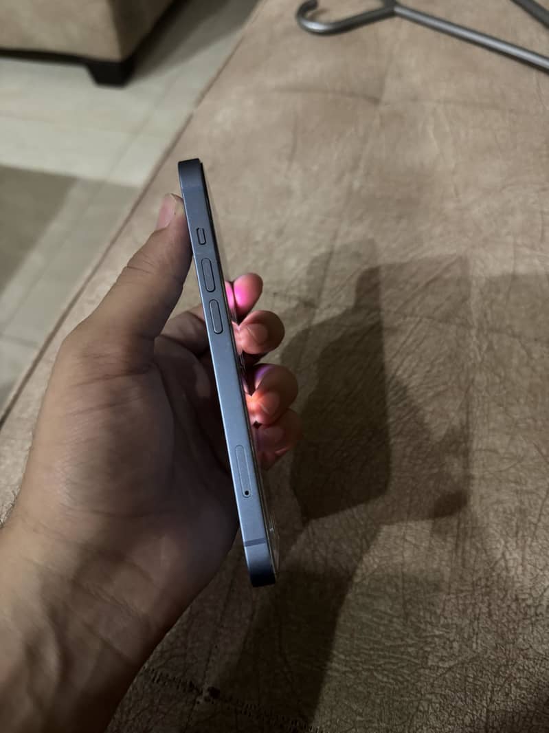 Apple iPhone 14 3