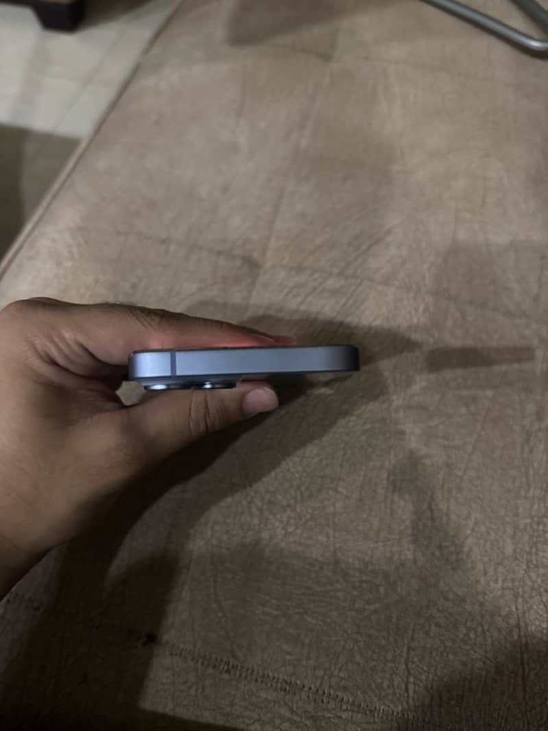 Apple iPhone 14 5