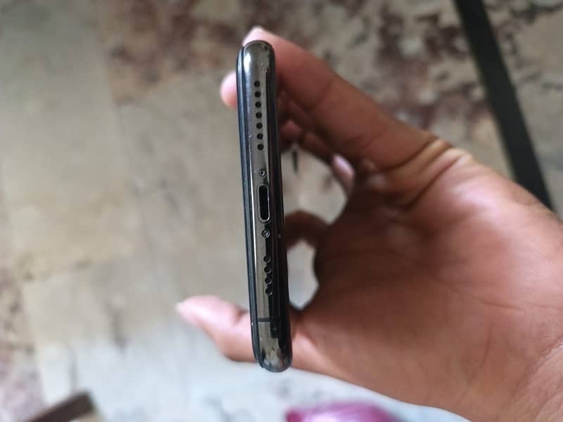 Apple iPhone XS Max 2