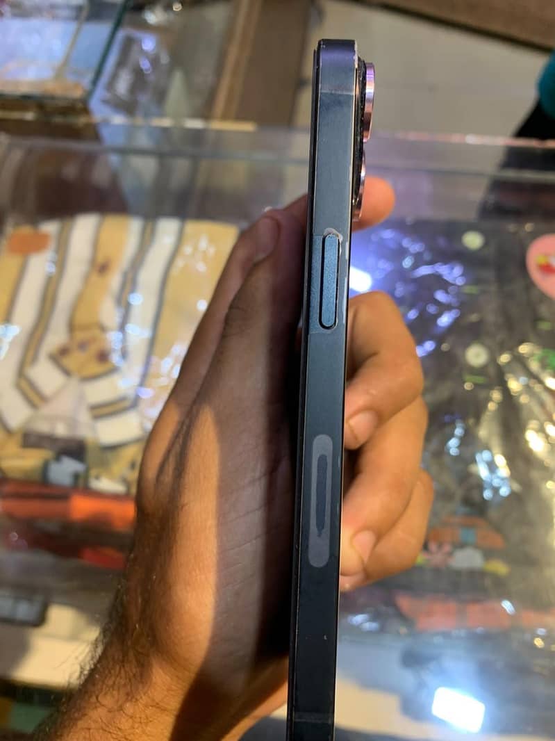 Apple iPhone 14 jv 1