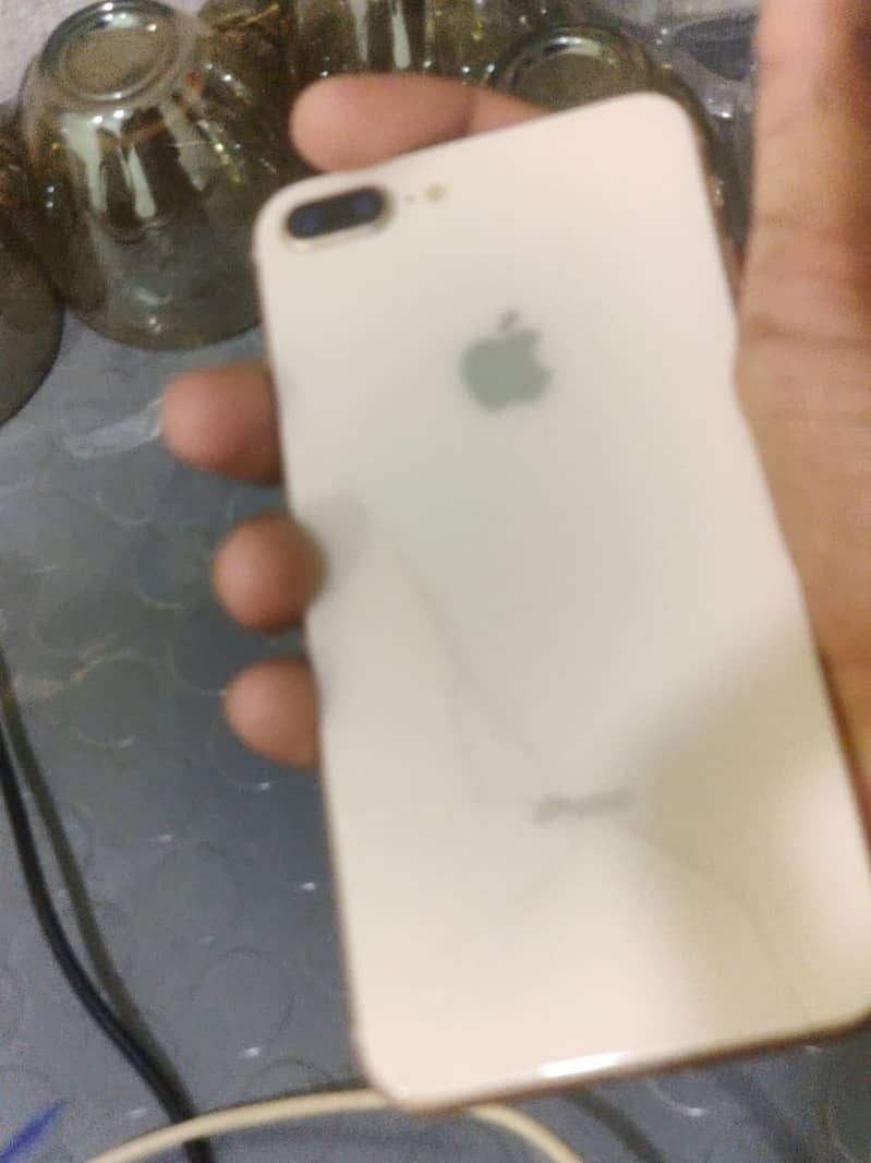 Apple iPhone 8 Plus 2