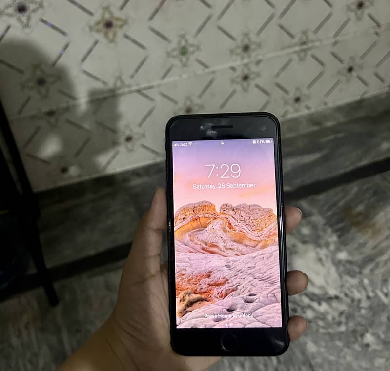 Apple iPhone 7 Plus 2