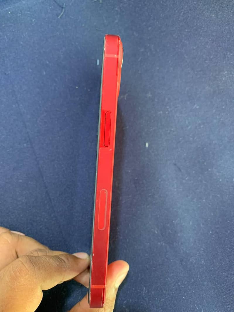 Apple iPhone 13 2