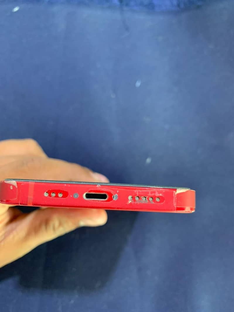 Apple iPhone 13 4