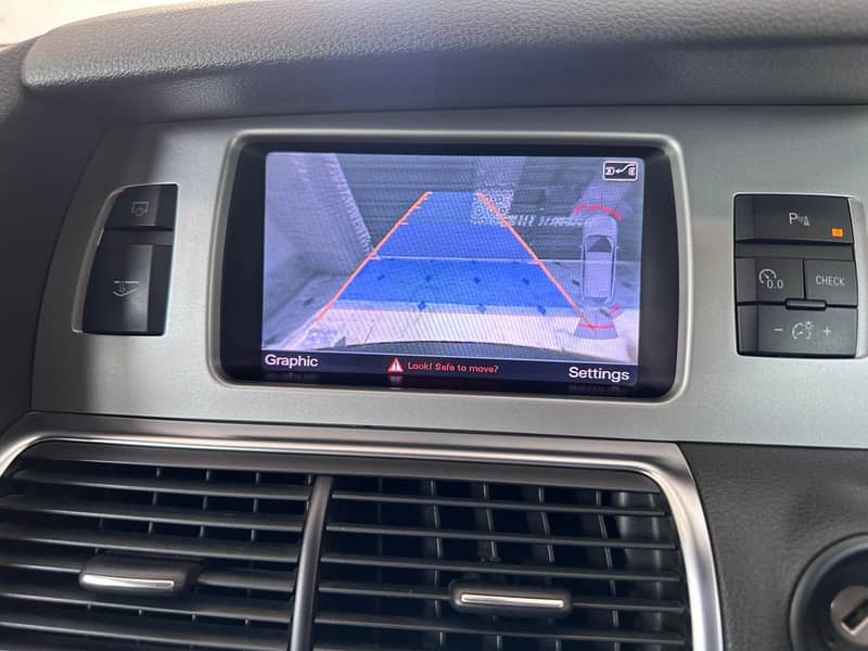 Audi Q7 2012 8