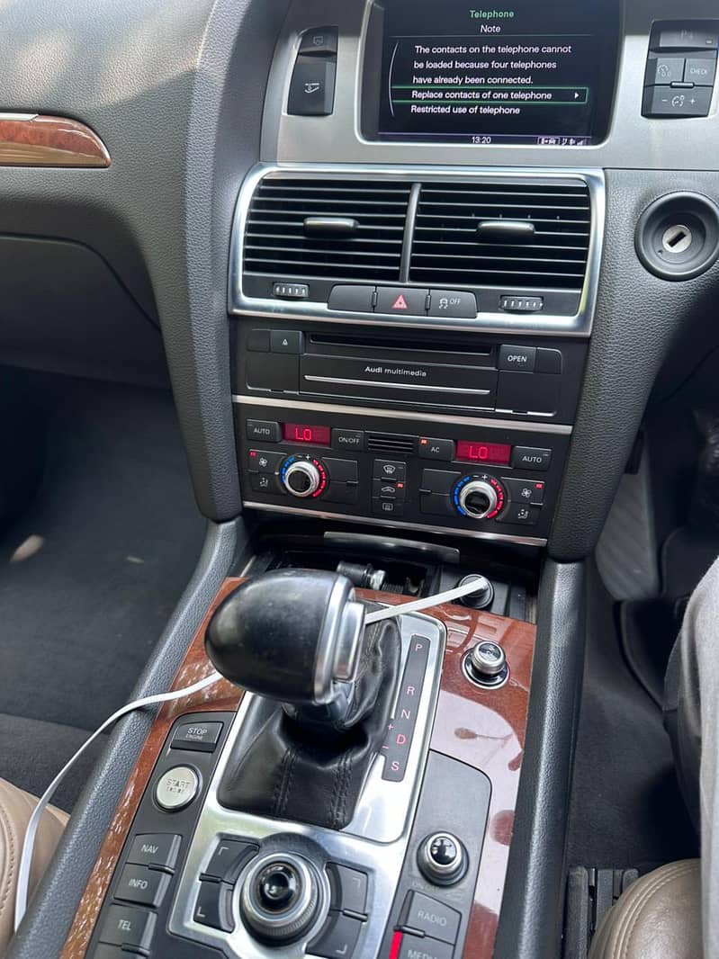 Audi Q7 2012 9