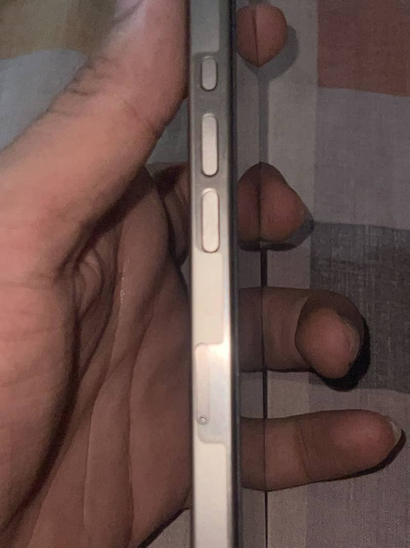 Apple iPhone 15 Pro Max 4