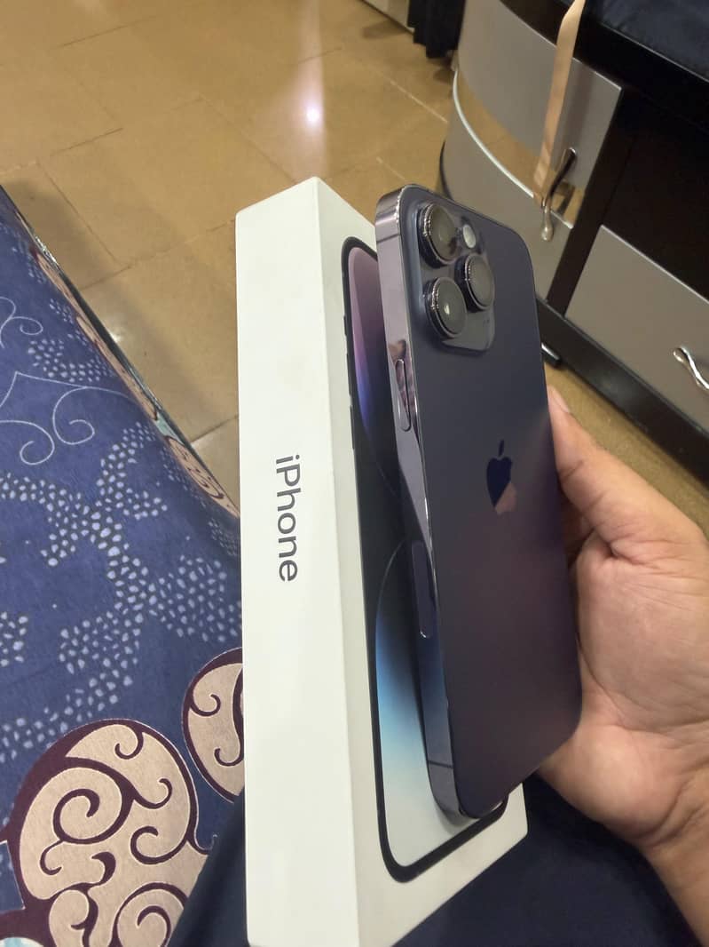 Apple iPhone 14 Pro Max 0
