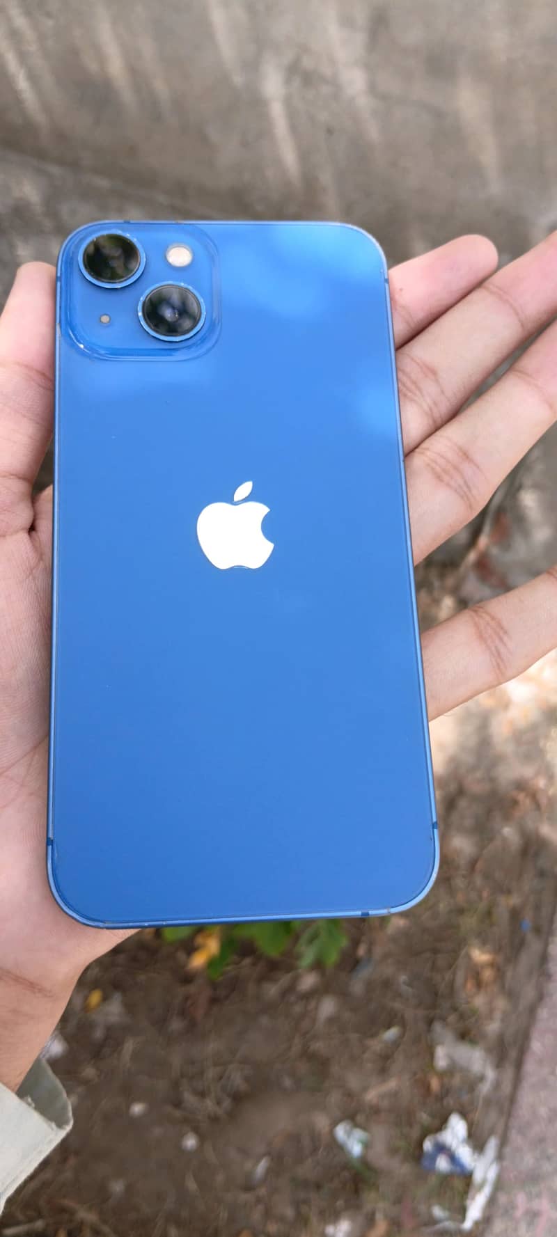 Apple iPhone 13 8