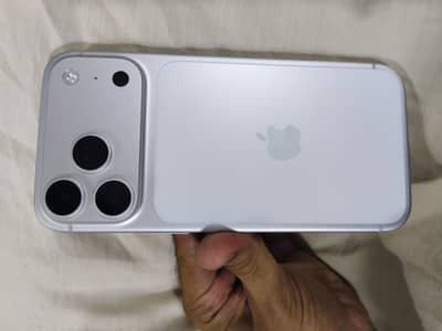 Apple iPhone 17 Pro Max 256Gb Factory Unlock 10 off 10 Condition