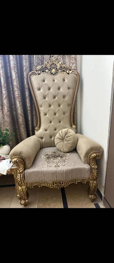 Royal chairs