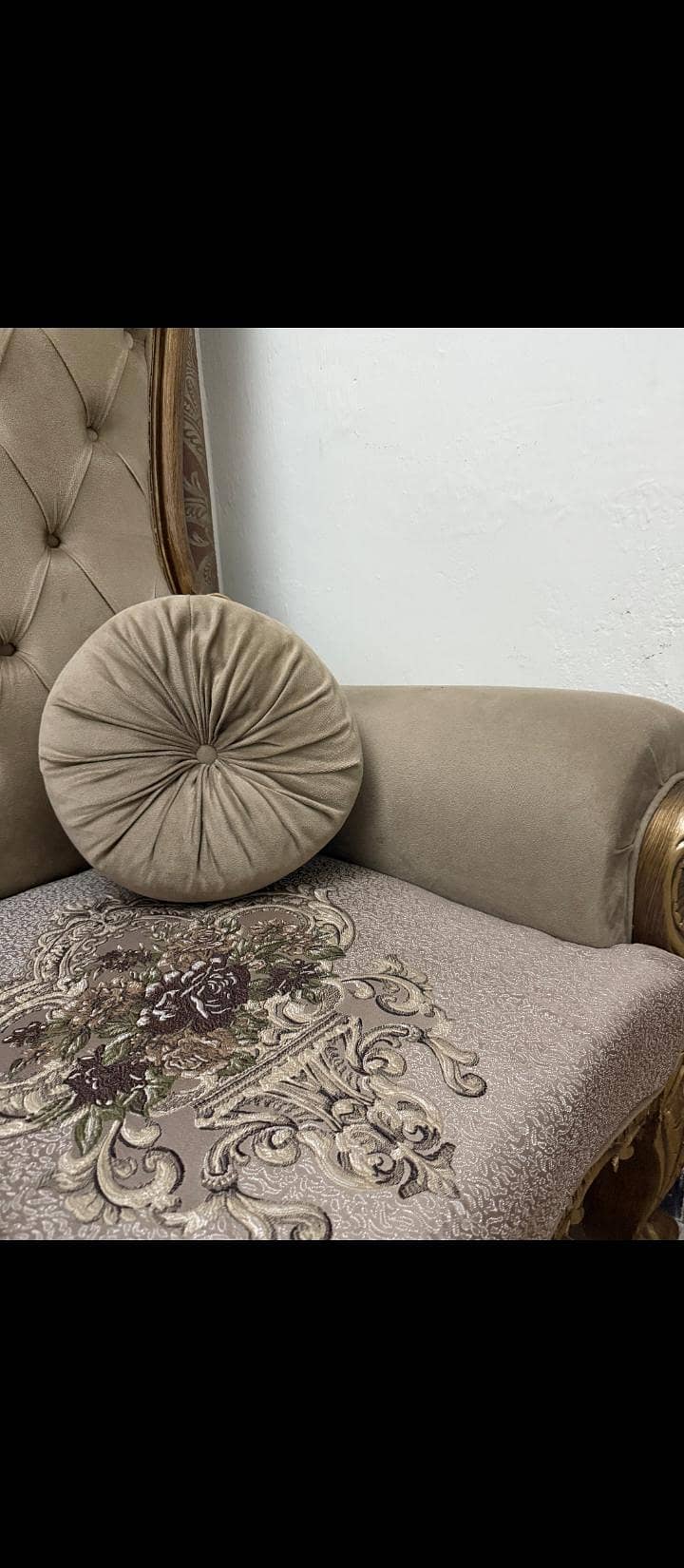 Royal chairs 2