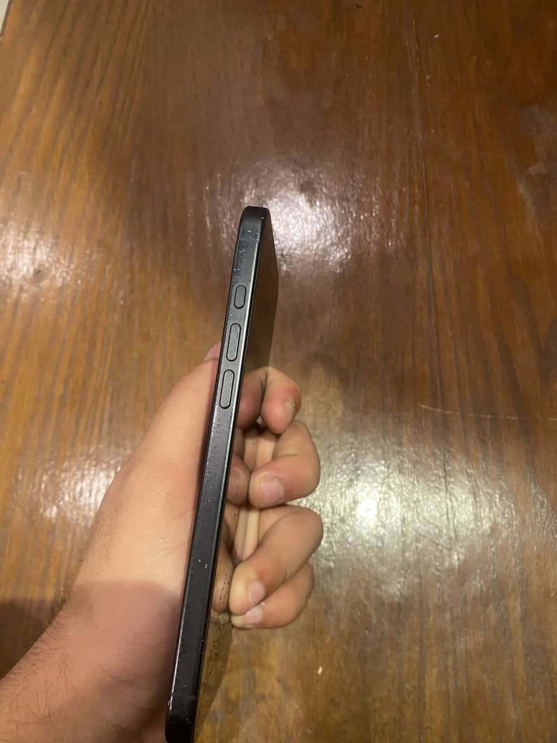 iPhone 16 Plus (jv) 3