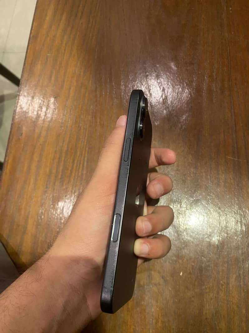 iPhone 16 Plus (jv) 4