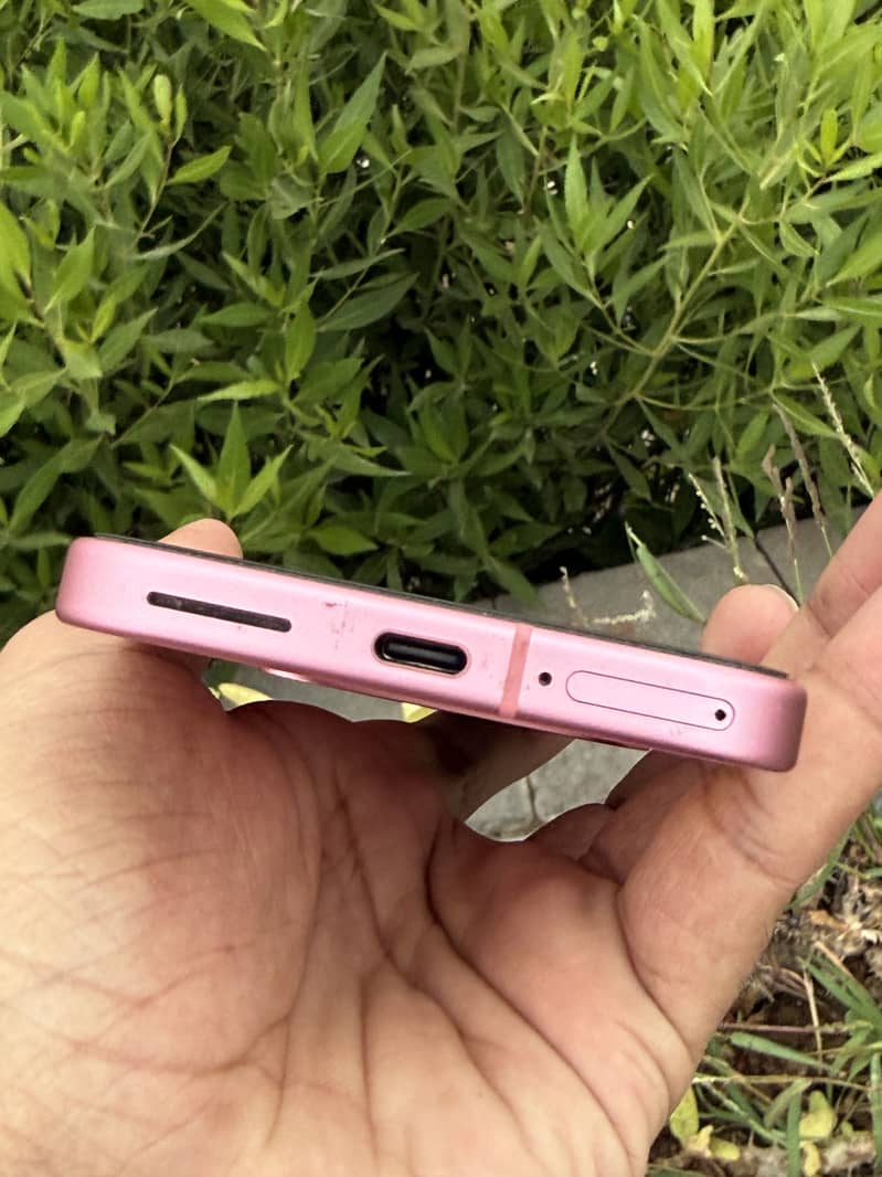 Google Pixel 9 5