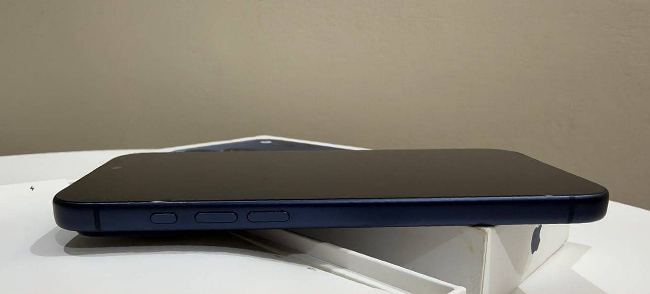 Apple iPhone 17 Pro Max 2