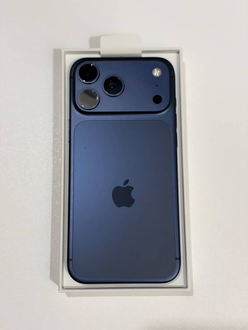 Apple iPhone 17 Pro Max 3